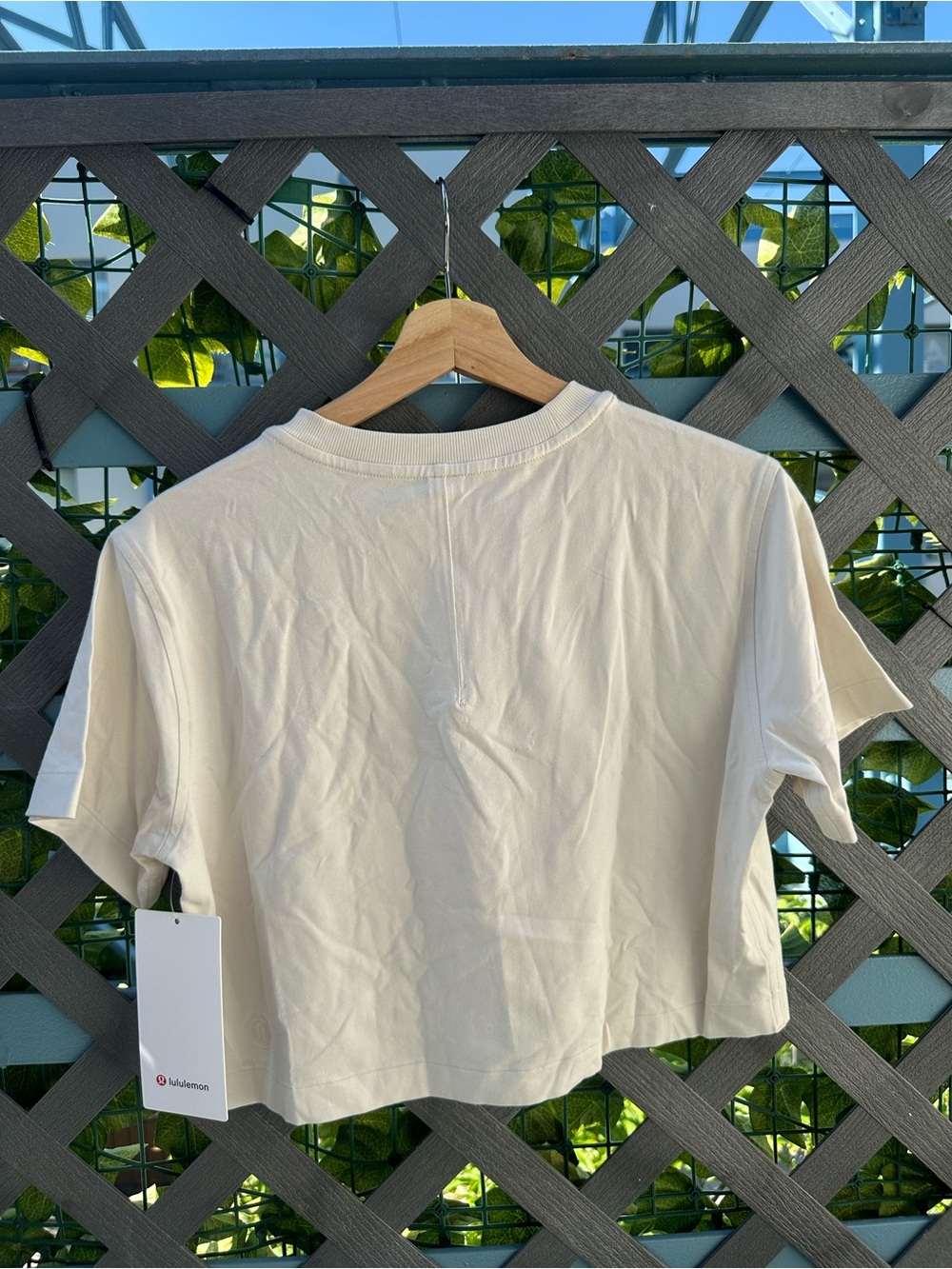 nwt* lululemon All Yours Organic Cotton Cropped T in Ivory, Size XS. *flawed - Picture 4 of 8